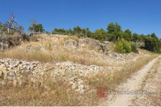 06 4961 30 Brac agricultiral land seafront for sale