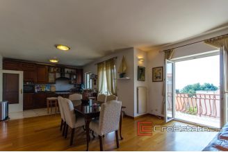 20 2024 107 Split apartment view for sale