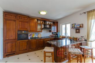 20 2024 107 Split apartment view for sale