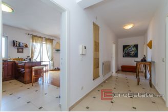 20 2024 107 Split apartment view for sale