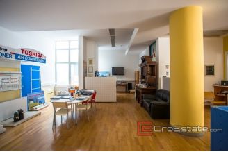 11 2019 78 Split business for sale