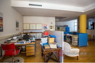 11 2019 78 Split business for sale