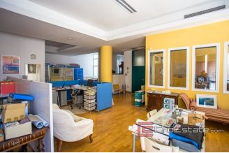11 2019 78 Split business for sale