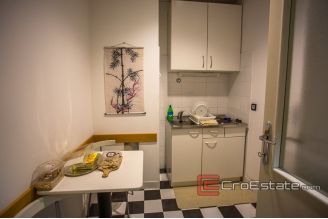 11 2019 78 Split business for sale