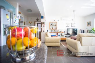 20 2024 45 Primoste villa waterfront for sale