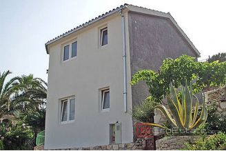 009 1596 16 island solta stone house for sale