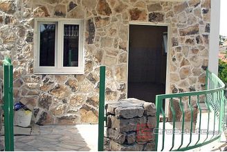 009 1596 16 island solta stone house for sale