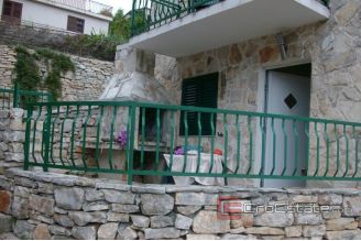 009 1596 16 island solta stone house for sale