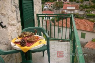 009 1596 16 island solta stone house for sale