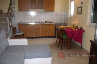 009 1596 16 island solta stone house for sale