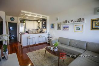 12 2019 124 Split apartment for sale