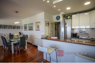 12 2019 124 Split apartment for sale