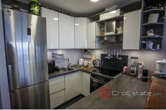 12 2019 124 Split apartment for sale