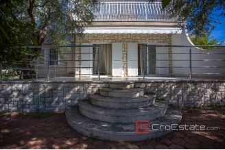20 2019 90 Trogir area house sea view for sale