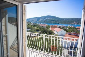 20 2019 90 Trogir area house sea view for sale