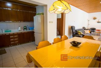 20 2019 90 Trogir area house sea view for sale