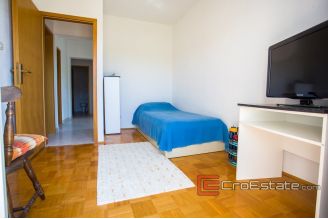 20 2019 90 Trogir area house sea view for sale