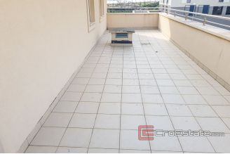 017 2025 62 Split penthouse sea view for sale1