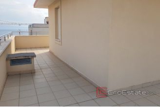 017 2025 62 Split penthouse sea view for sale1