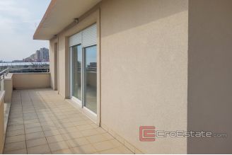 017 2025 62 Split penthouse sea view for sale1