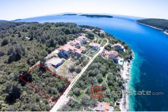 08 2013 106 Korcula unfinished villa sea view for sale