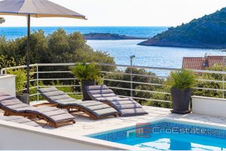 001 2022 194 rogoznica apartment house with swimming pool for sale