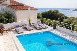 020 2022 194 rogoznica apartment house with swimming pool for sale