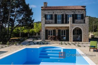 20 2014 148 Island stone house sea view for sale