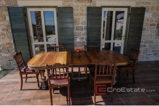 20 2014 148 Island stone house sea view for sale