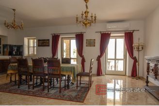 20 2014 148 Island stone house sea view for sale