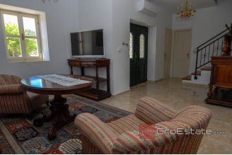20 2014 148 Island stone house sea view for sale