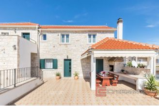 020 3734 30 island brac house in quiet area for sale