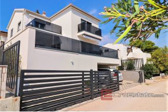 19 2022 299 Rogoznica villa sea view for sale
