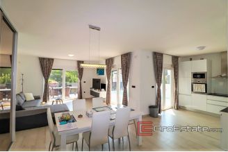 19 2022 299 Rogoznica villa sea view for sale