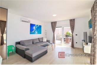 19 2022 299 Rogoznica villa sea view for sale