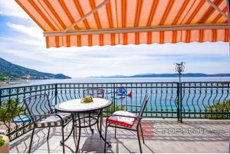 18 2018 144 Omis area house sea front for sale