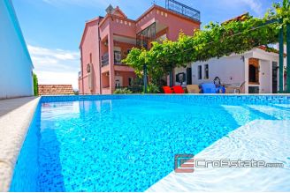 18 2018 144 Omis area house sea front for sale
