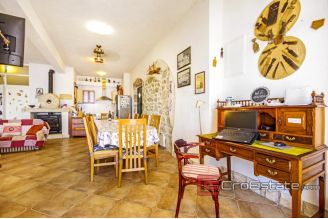 18 2018 144 Omis area house sea front for sale