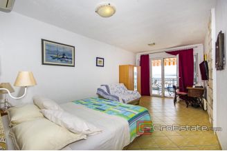 18 2018 144 Omis area house sea front for sale