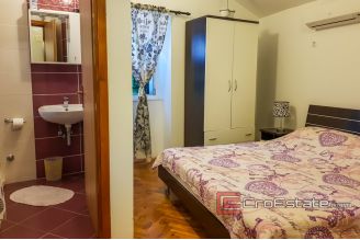 14 2025 52 Split stone house for sale