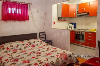 14 2025 52 Split stone house for sale