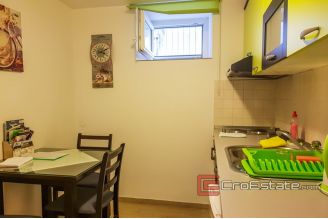 14 2025 52 Split stone house for sale