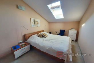 014 2016 359 peljesac penthouse for sale