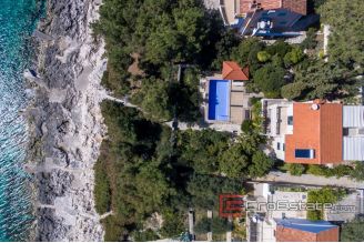 20 2013 77 Korcula villa seafront for sale