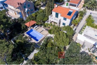 20 2013 77 Korcula villa seafront for sale
