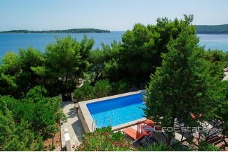 20 2013 77 Korcula villa seafront for sale