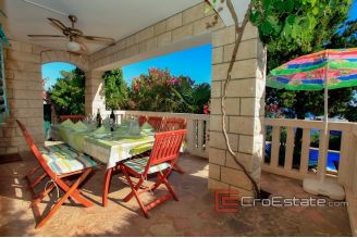 20 2013 77 Korcula villa seafront for sale