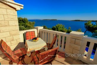 20 2013 77 Korcula villa seafront for sale