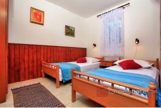 20 2013 77 Korcula villa seafront for sale