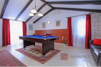 20 2013 77 Korcula villa seafront for sale